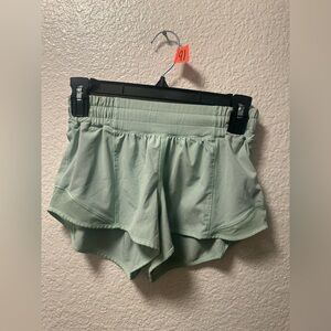 Lululemon low rise hotty hot shorts size 4. A91